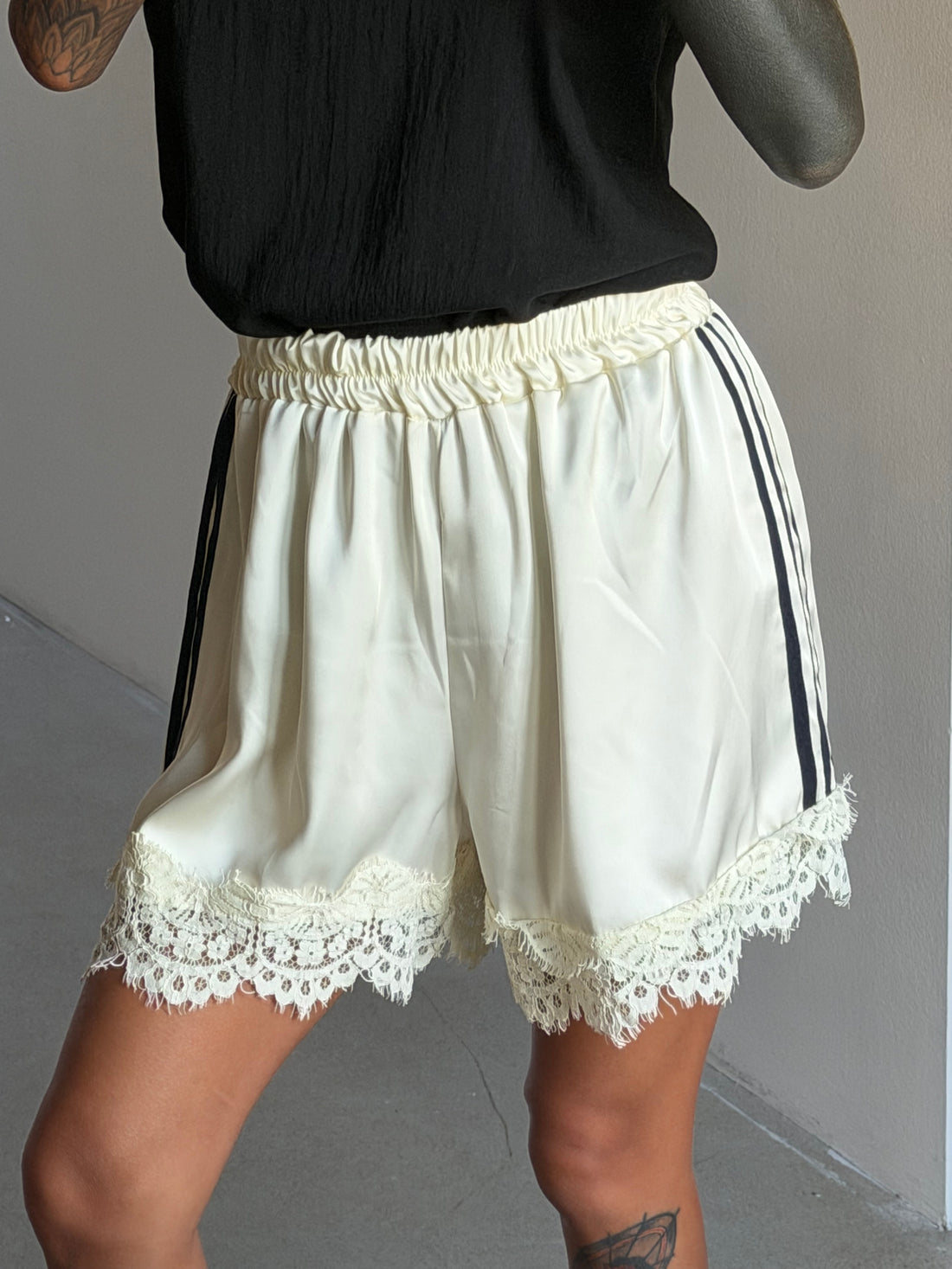 SHORT SETA